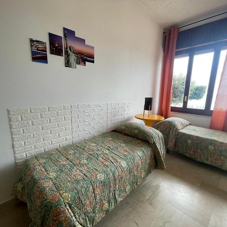 La Finestra Sul Mare B&B Crotone Bagian luar foto