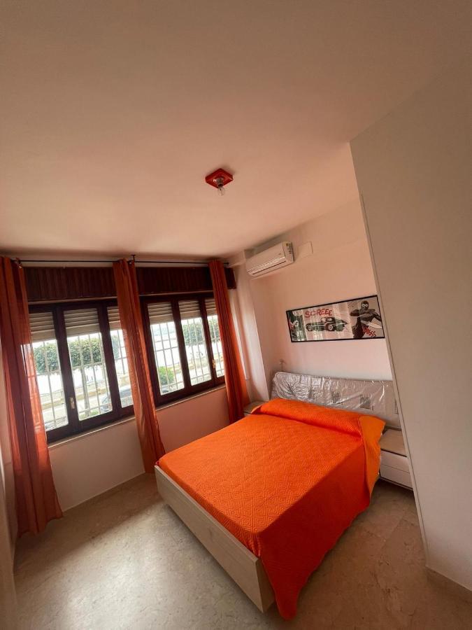 La Finestra Sul Mare B&B Crotone Bagian luar foto