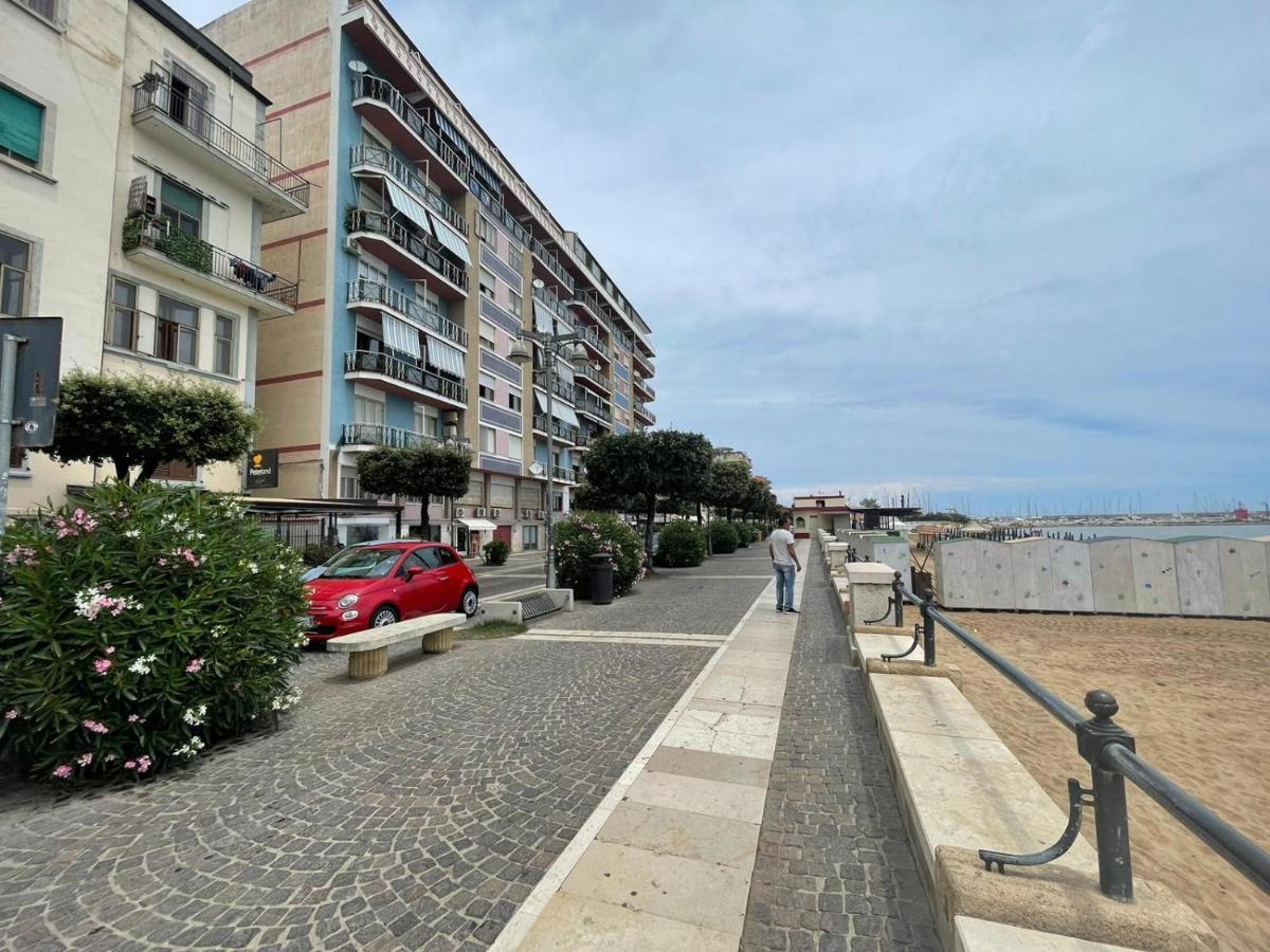 La Finestra Sul Mare B&B Crotone Bagian luar foto