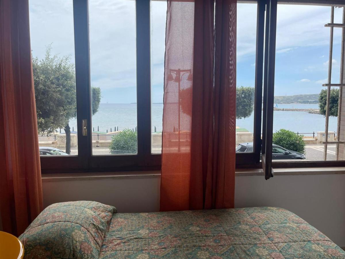 La Finestra Sul Mare B&B Crotone Bagian luar foto