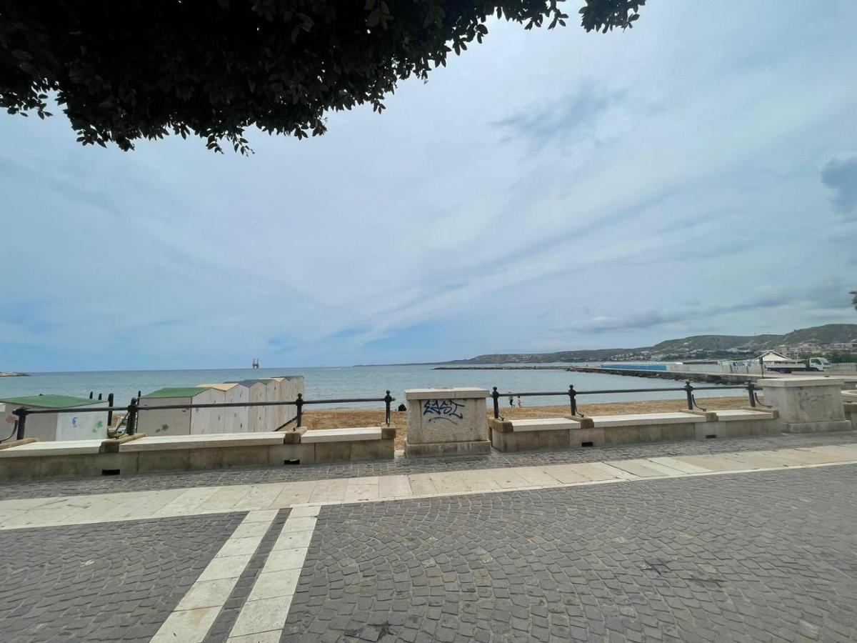 La Finestra Sul Mare B&B Crotone Bagian luar foto
